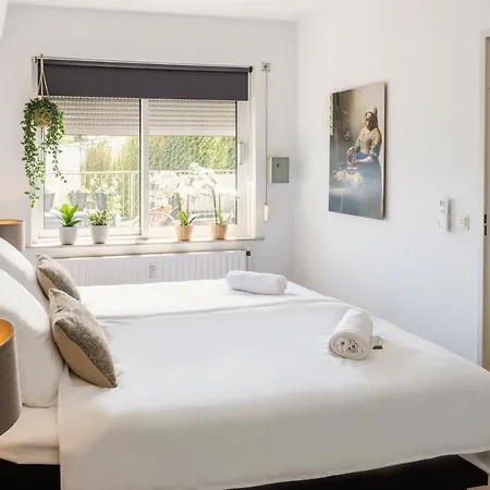 Prime Location W Wifi & Near Poppodium 013 Apartment