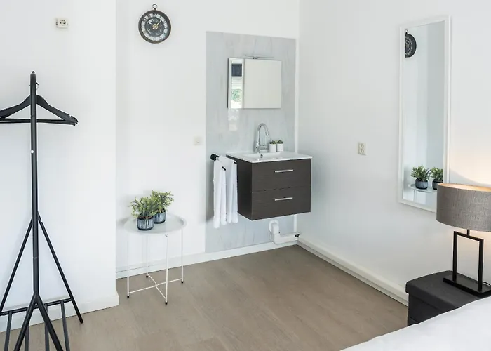 Prime Location W Wifi & Near Poppodium 013 * Τίλμπουργκ