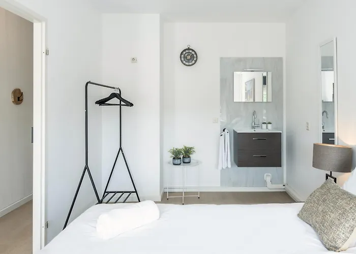 Prime Location W Wifi & Near Poppodium 013