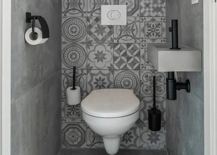 Prime Location W Wifi & Near Poppodium 013 *