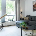 Prime Location W Wifi & Near Poppodium 013 Apartman *