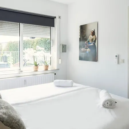 Prime Location W Wifi & Near Poppodium 013 아파트